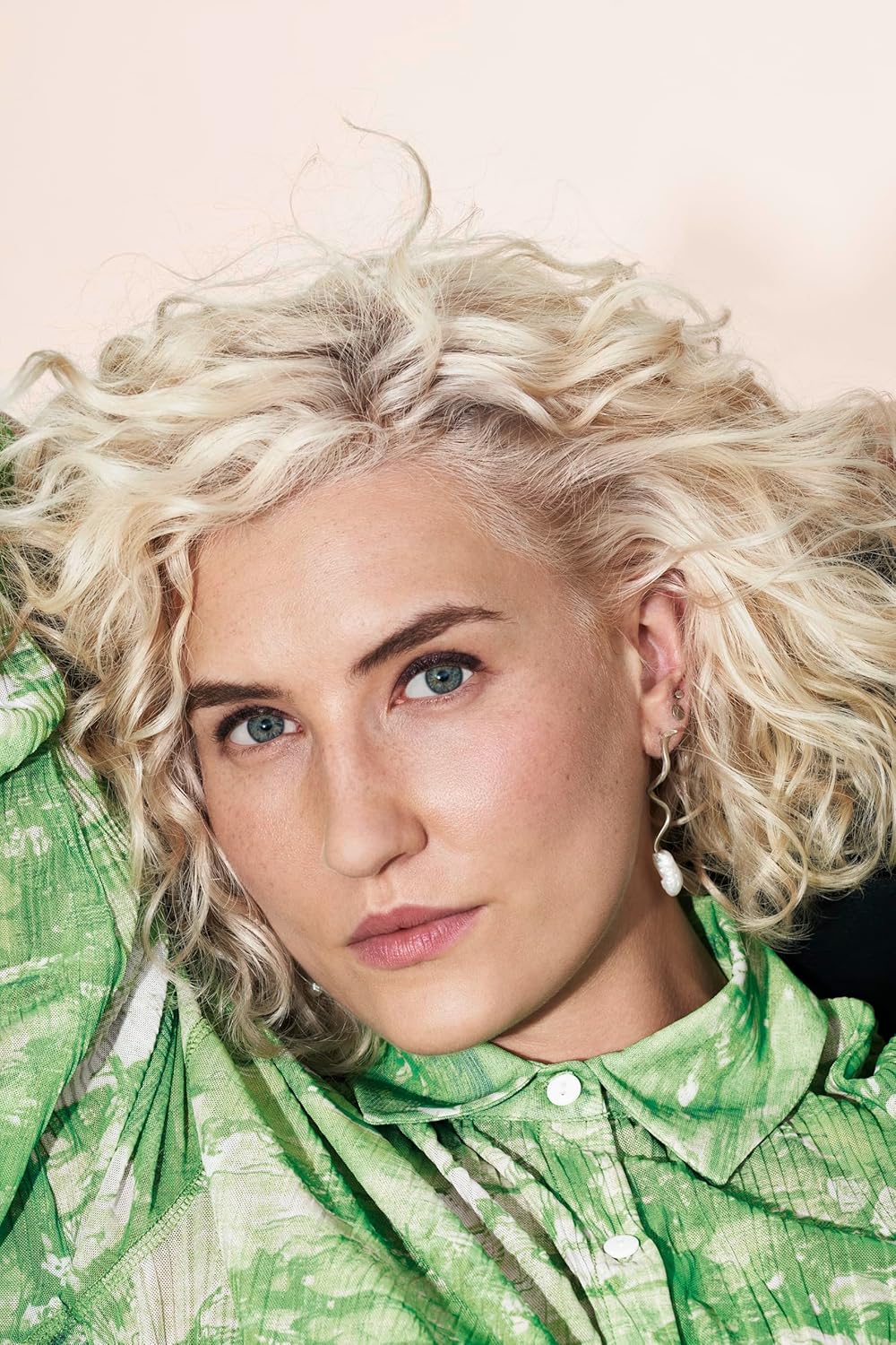 Schwarzkopf Professional BLONDME Cool Blondes Neutralizing Spray Conditioner