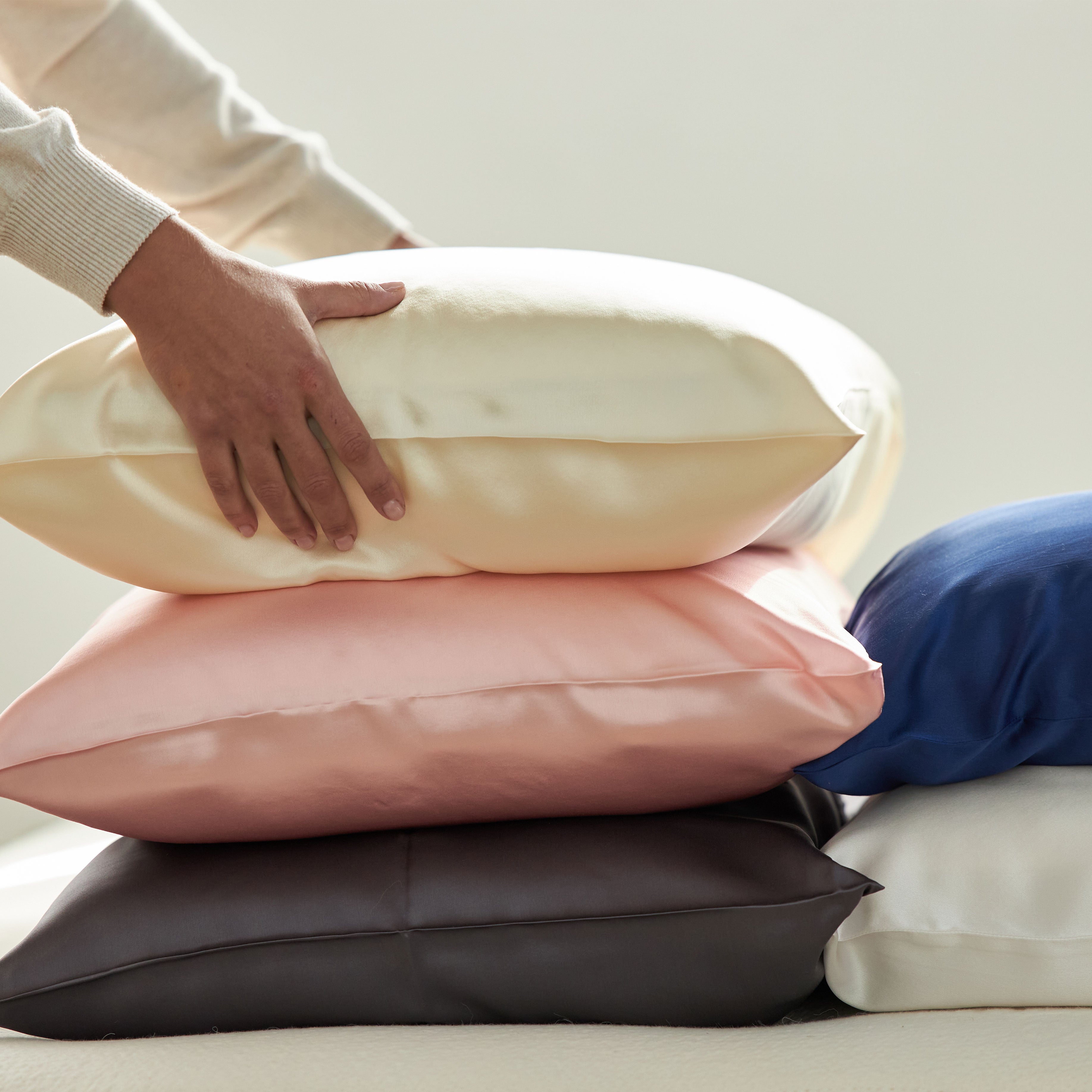 eSalon x Avocado Luxe Silk Pillowcase